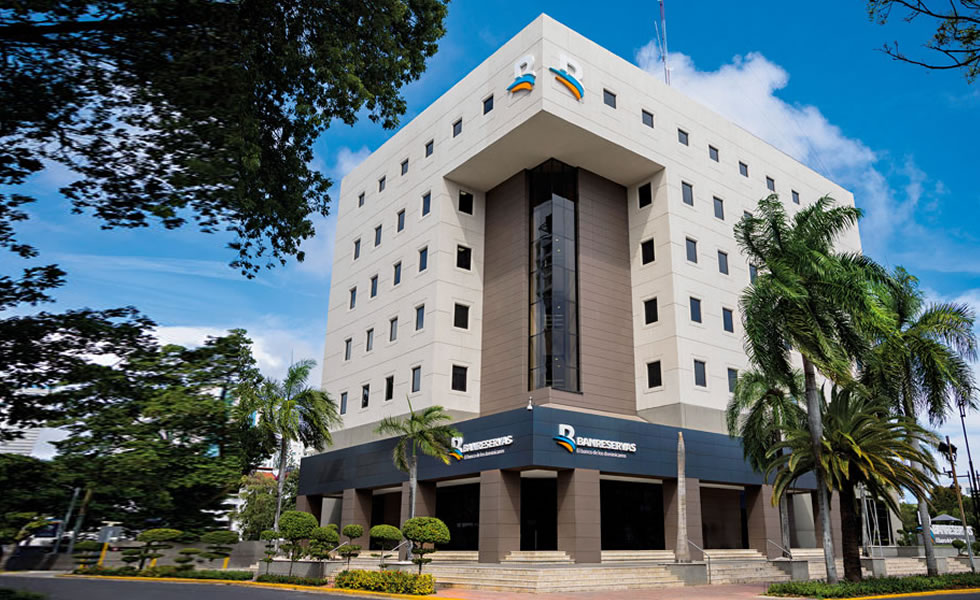 Banreservas presenta su primera feria inmobiliaria en España
