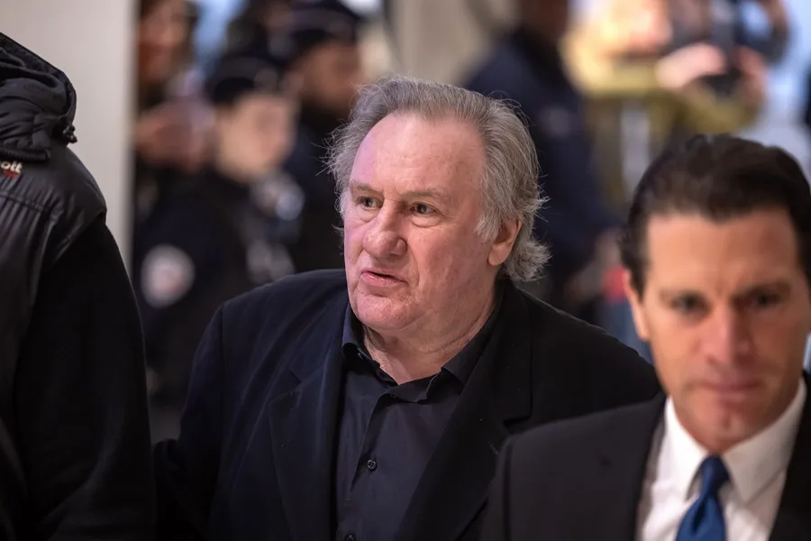El actor Gérard Depardieu dice que es un «grosero» hablando pero que no le gusta manosear a las mujeres