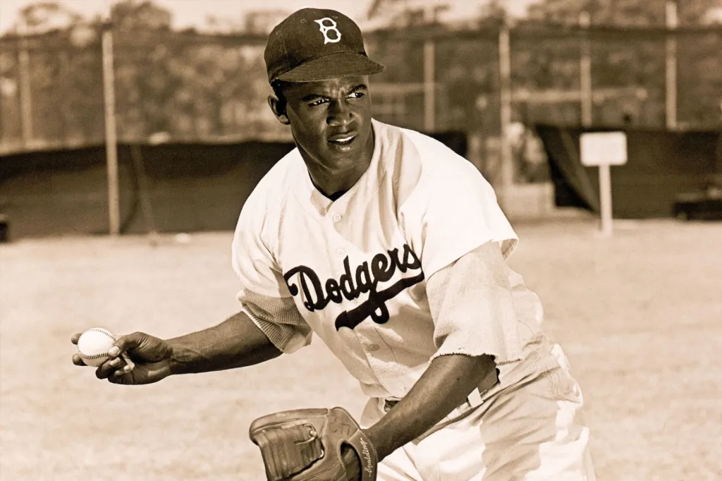 Jackie Robinson, señalado como el jugador que rompió la barrera racial en las Grandes Ligas.