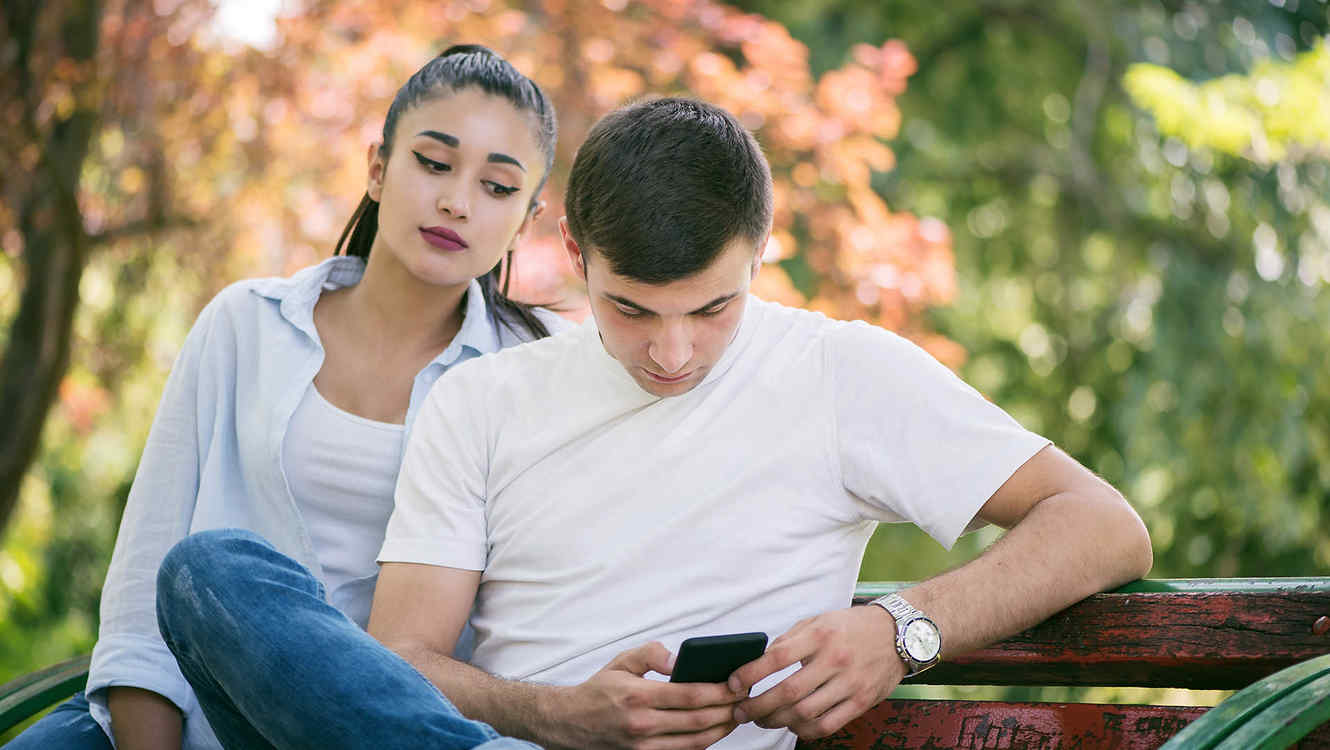 ¿Quiénes son más celosos, hombres o mujeres?