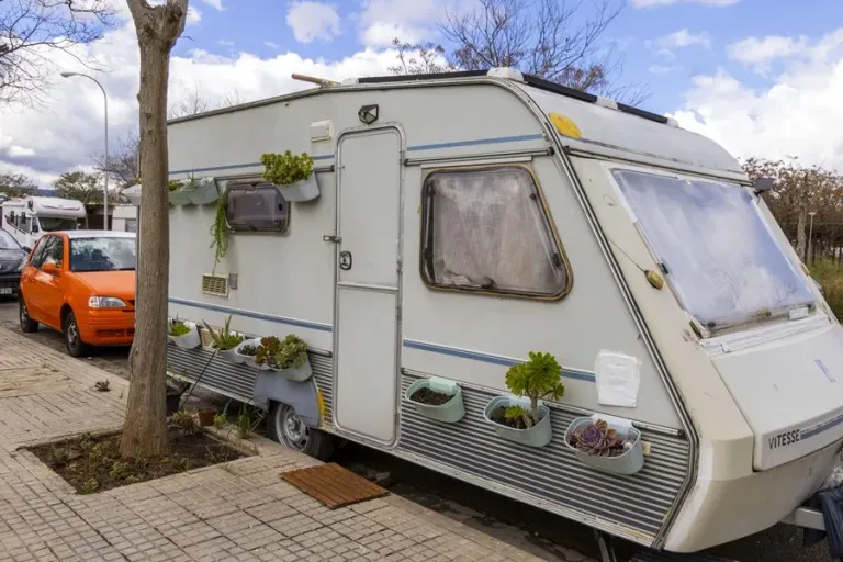 La dignidad de vivir en una caravana en Palma