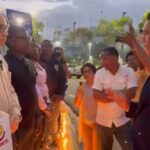 Senador Duluc sorprende a manifestantes al acudir a protesta por reforma del Código de Trabajo