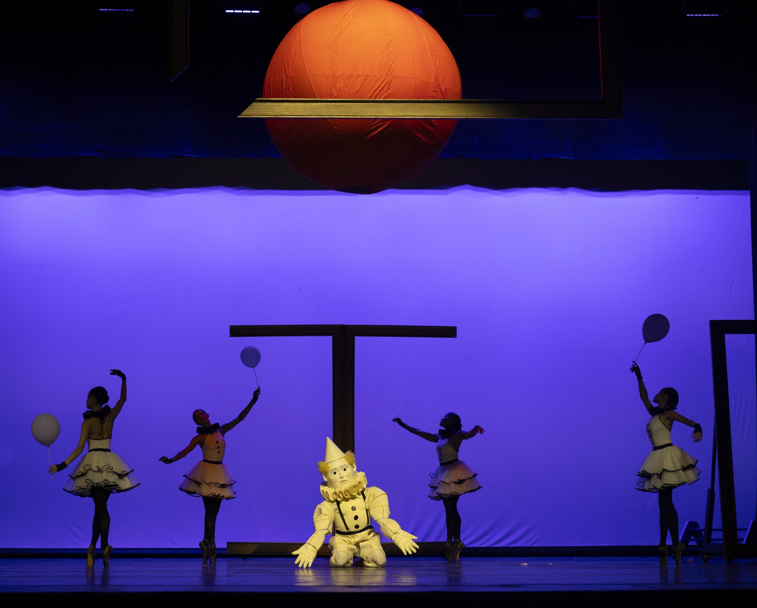 Los bailarines del Ballet Nacional Dominicano respondieron con una entrega conmovedora