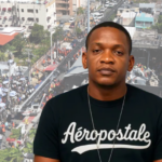 La semana pasada, fue descubierto por sus propios amigos del “barrio” tras afirmar que había salvado a la periodista Elianta Quintero de los escombros del derrumbe del Jet Set, tragedia que hasta la fecha ha dejado 232 muertos.