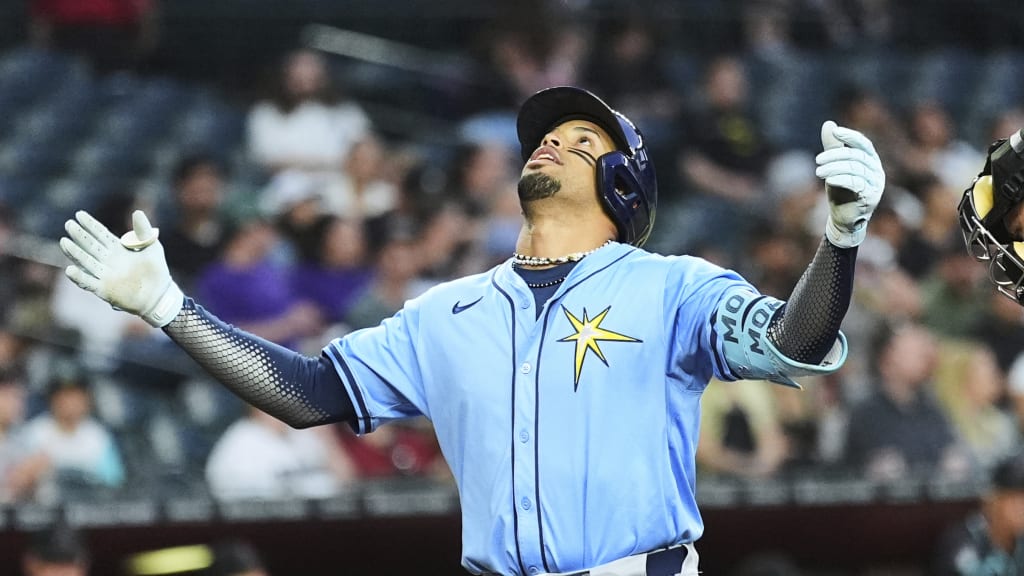Christopher Morel de los Rays reacciona luego de anotar en carrera