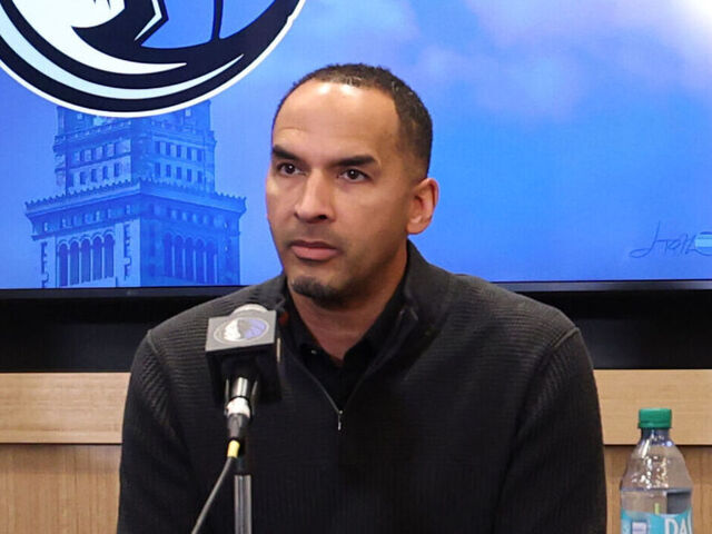 Gerente General de los Dallas Mavericks, Nico Harrison se confesó.
