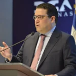 Senador de Pedernales proclama a Yayo Sanz Lovatón como su candidato para el 2028