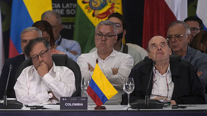 El exministro Álvaro Leyva, quien fuera uno de los más cercanos aliados políticos de Petro, narró en una carta divulgada en la red X, un viaje a París con fines diplomáticos junto al presidente, criticado por su política antidrogas y el aumento en la producción de cocaína en el país durante su mandato.