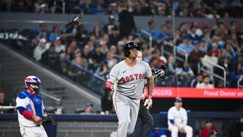 Rafael Devers de Boston pega su jonrón 5 de la temporada