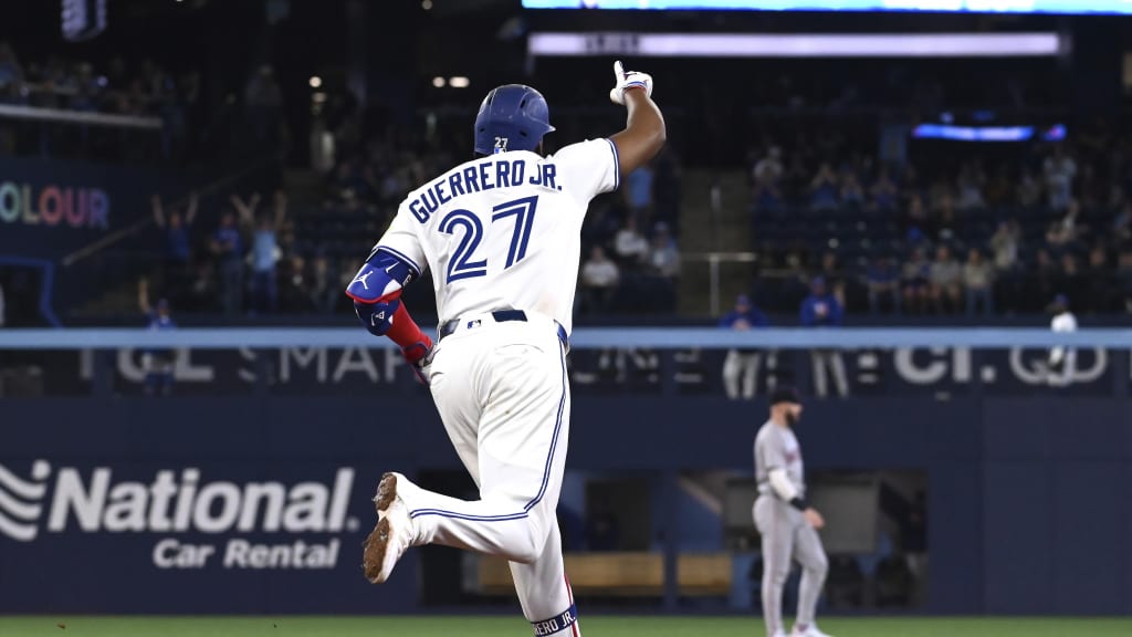 Vladimir Guerrero Jr llega a tres cuadrangulares.