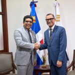 El ministro de Trabajo, Eddy Olivares y el alcalde de Santo Domingo Este, Dio Astacio