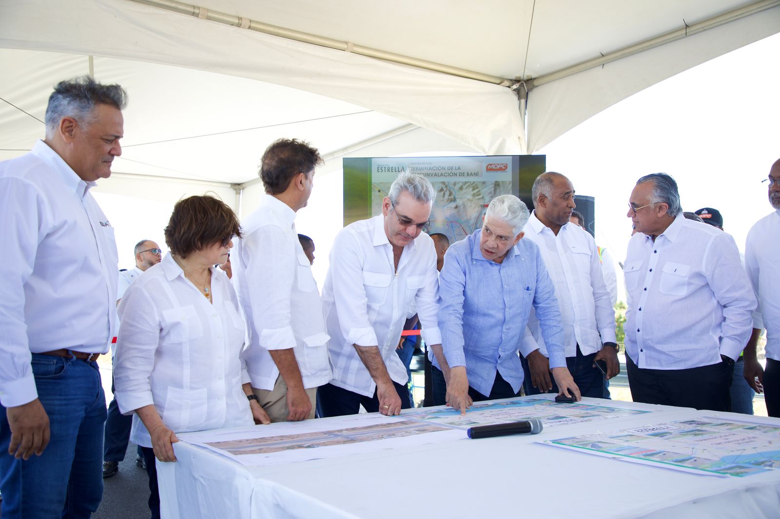 Presidente Abinader supervisa avances en la construcción de circunvalación en Bani