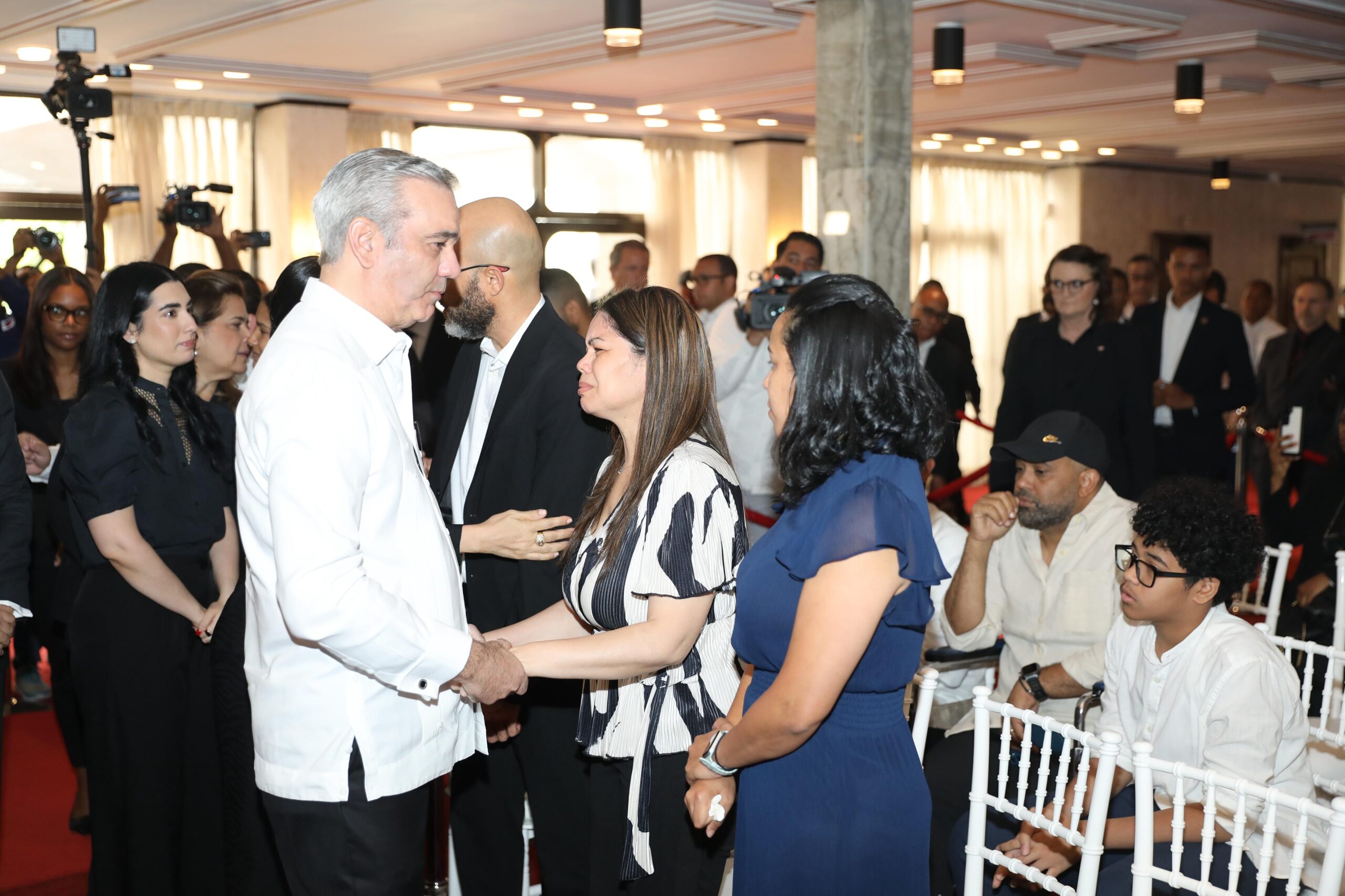 Personalidades del medio artístico rinden homenaje a la voz más icónica del merengue dominicano