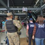 La Dirección General de Aduanas (DGA) continúa los operativos de control fiscal, esta vez con la intervención de tres tiendas por departamentos de origen chino, localizadas en Santo Domingo, tras detectar inconsistencias e irregularidades en distintas importaciones.