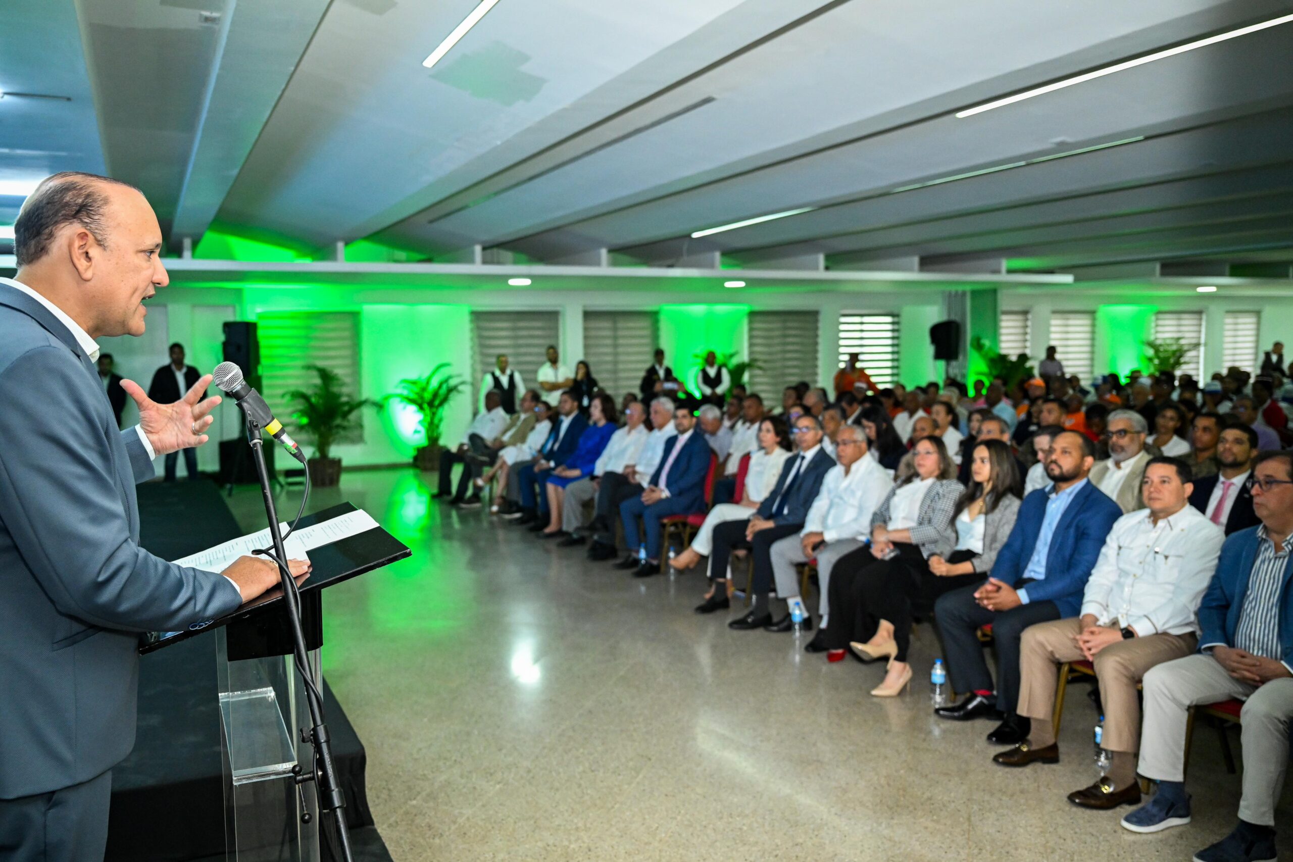 El proyecto contempla la recolección de residuos, reciclaje y educación comunitaria, liderada por más de 150 mujeres.