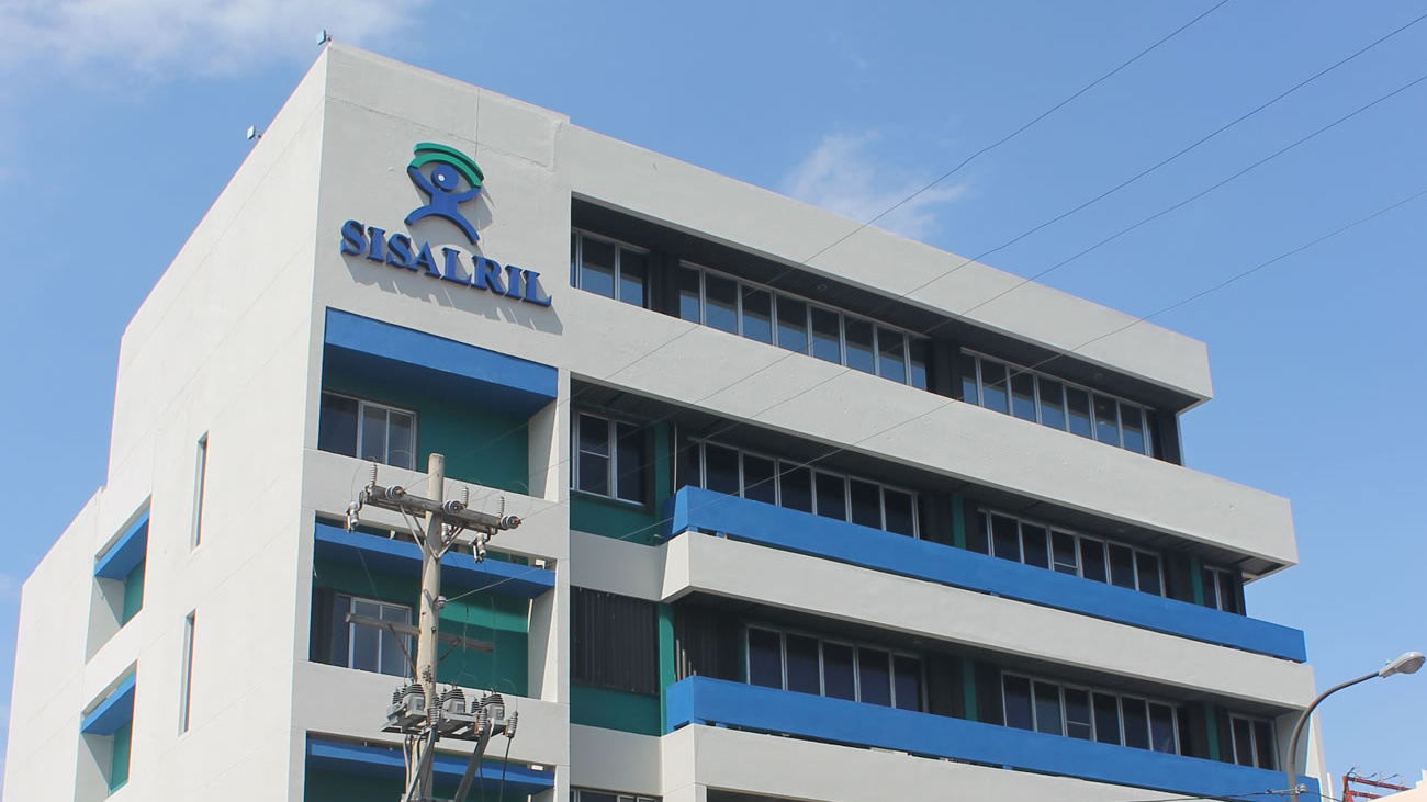 Panorama Salud. La Superintendencia de Salud y Riesgos Laborales (Sisalril) informa que actualmente se encuentra en la etapa de levantamiento de información respecto a la denuncia de negación de servicios en la clínica Abel González, relacionada con dos afectados de la tragedia de la discoteca Jet Set.