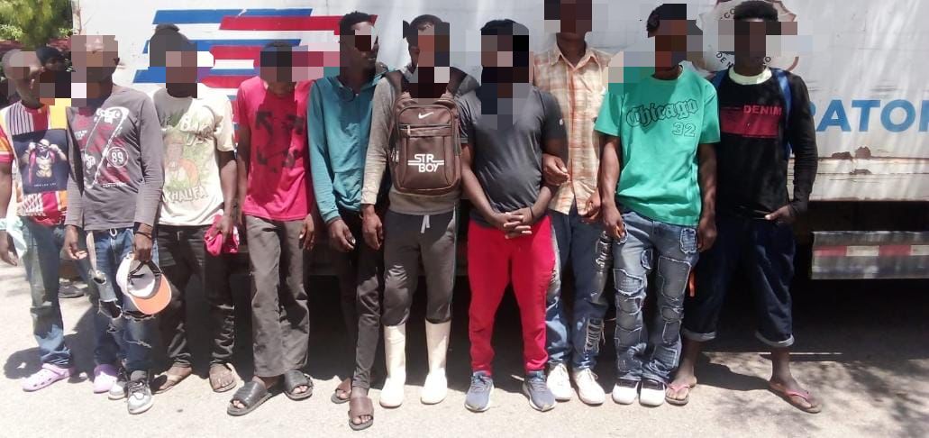 a Dirección General de Migración (DGM) detuvo a 1,373 haitianos en condición migratoria irregular, durante operativos de interdicción realizados en distintos puntos del país, incluyendo hospitales, zonas fronterizas y provincias clave, como parte del reforzamiento de los controles migratorios.