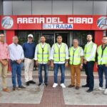 Ministro de Deportes realiza evaluación del techo de La Gran Arena del Cibao