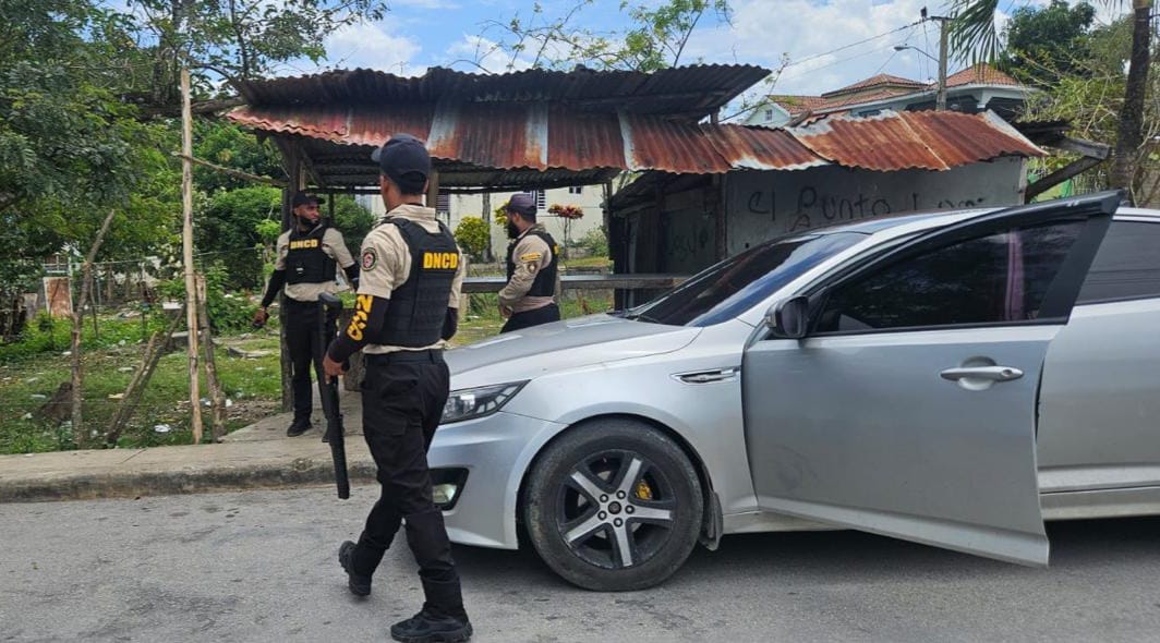 DNCD busca a ¨El Flaco¨ que enfrentó a tiros a agentes en Gaspar Hernández