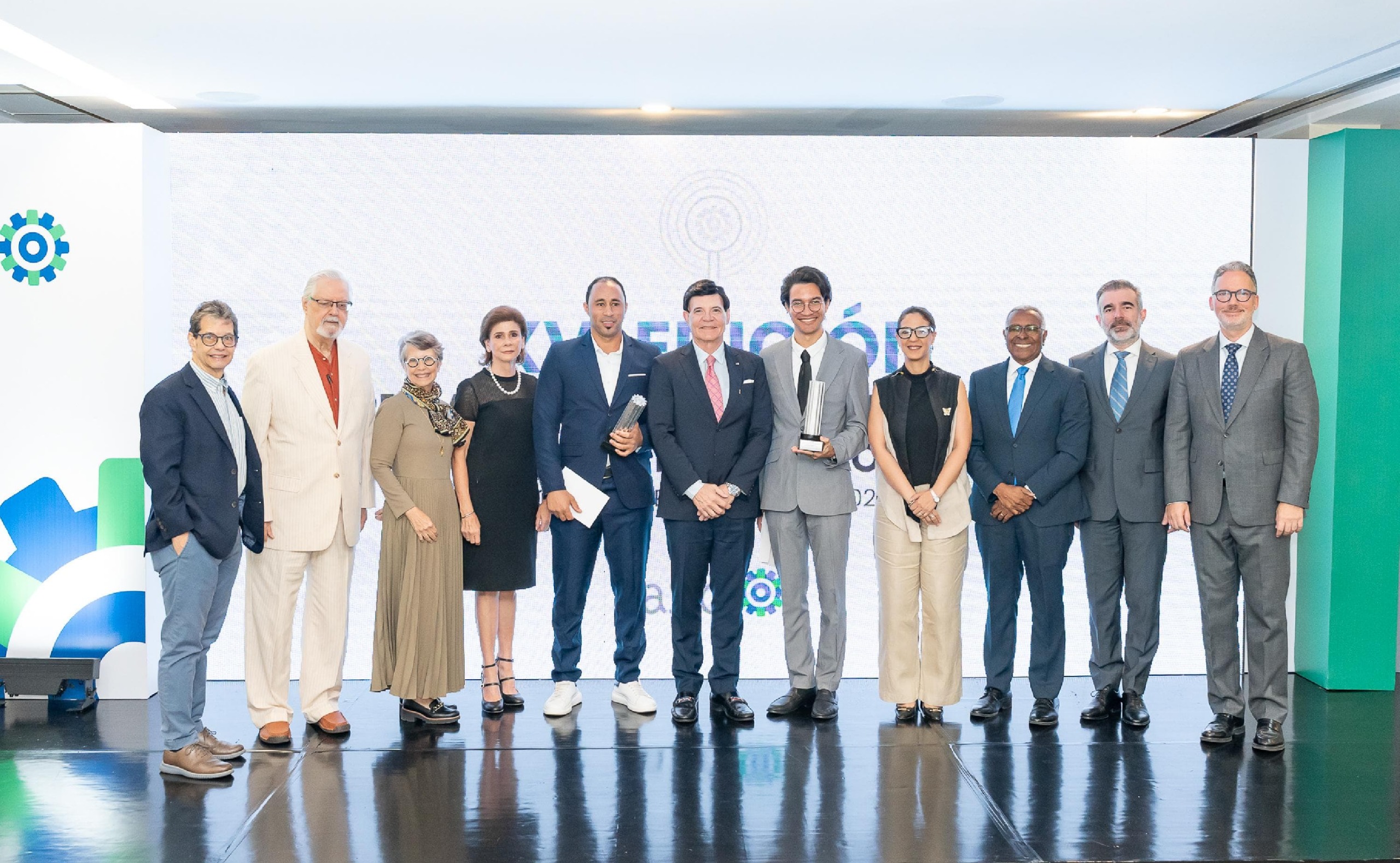 AIRD reconoce a periodistas resaltan desafíos y avances de la industria nacional