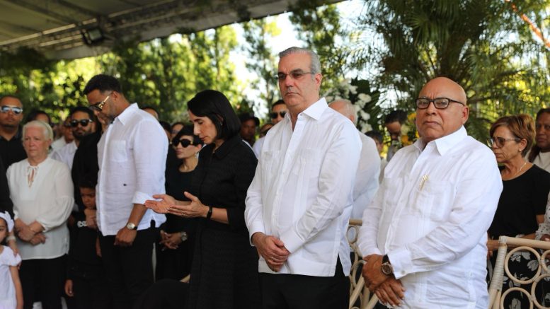 Abinader asiste a honras fúnebres de la gobernadora de Montecristi, Nelsy Cruz