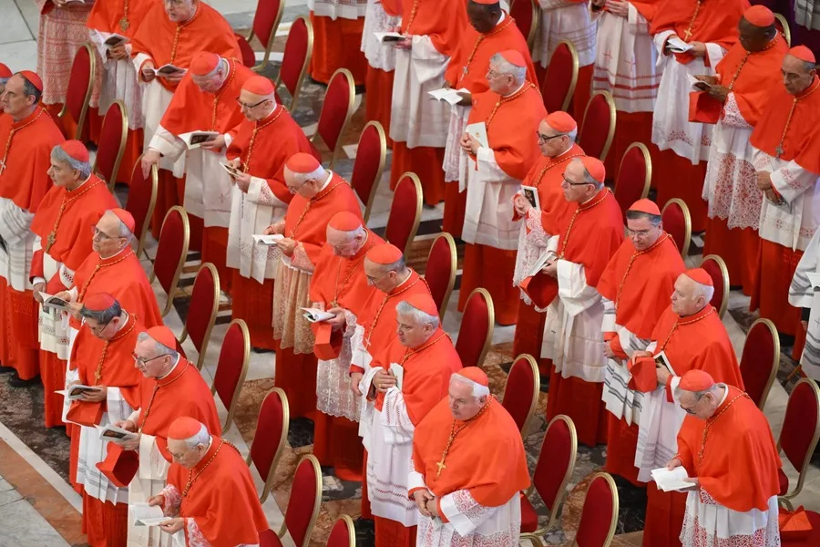 El estricto ceremonial del cónclave contado paso a paso