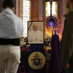 Los homenajes al papa Francisco se suceden en todo el mundo tras su muerte