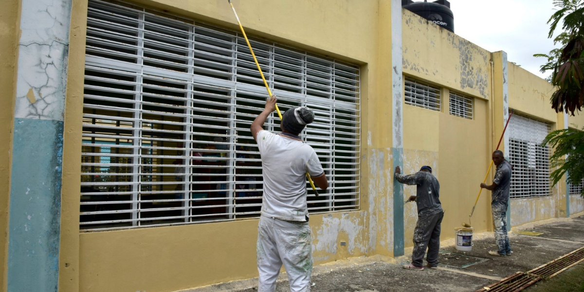 Educación realiza licitación para rehabilitar 47 escuelas