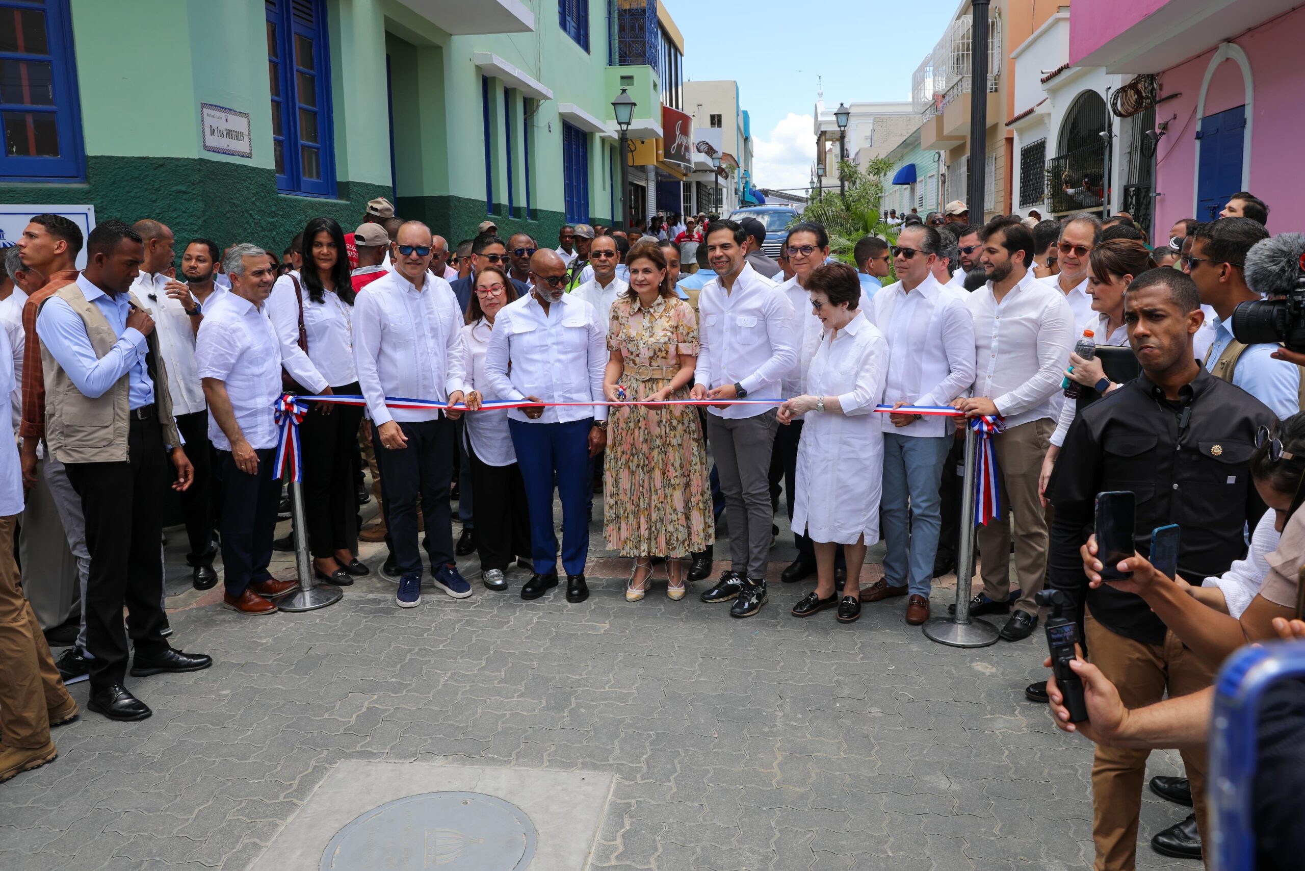 Vicepresidenta Raquel Peña inaugura varias obras en el Centro Histórico de Santiago