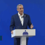 El presidente Luis Abinader anunció que la Comisión de Recuperación de Bienes del Estado ha recuperado RD$6,500 millones, que serán incluidos en el Presupuesto General del Estado para el próximo semestre. De esta suma, RD$3,000 millones provienen de las EDES y RD$3,500 millones fueron recuperados directamente.