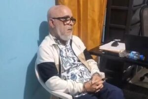 El Primer Juzgado de la Instrucción del Distrito Nacional impuso a Ángel Martínez la presentación periódica, el impedimento de salida del país y una garantía económica de RD$500,000, por la imputación de difamación e injuria contra la ministra Faride Raful.