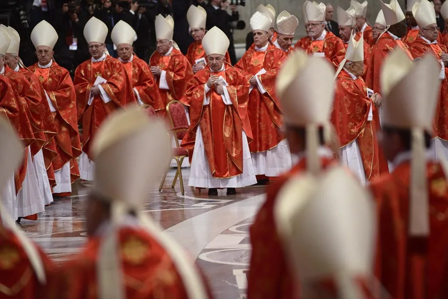 La Iglesia católica se encierra en un cónclave para elegir al sucesor del papa Francisco
