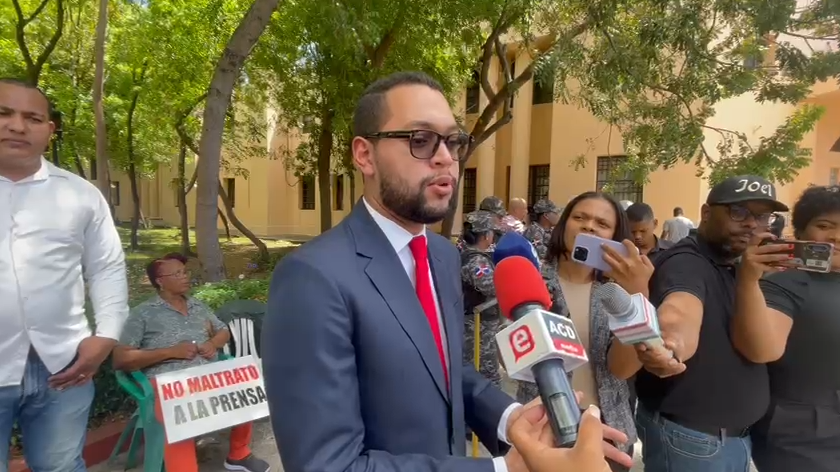 Periodista y comunicador Cristian Cabrera