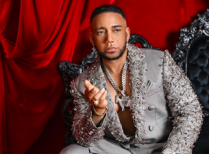 Bachatero Elvis Martínez