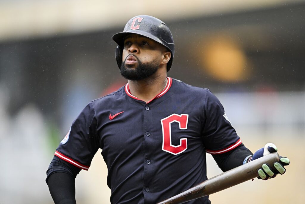 Carlos Santana de los Guardianes de Cleveland, ya ha jugado dos mil partidos en las mayores.