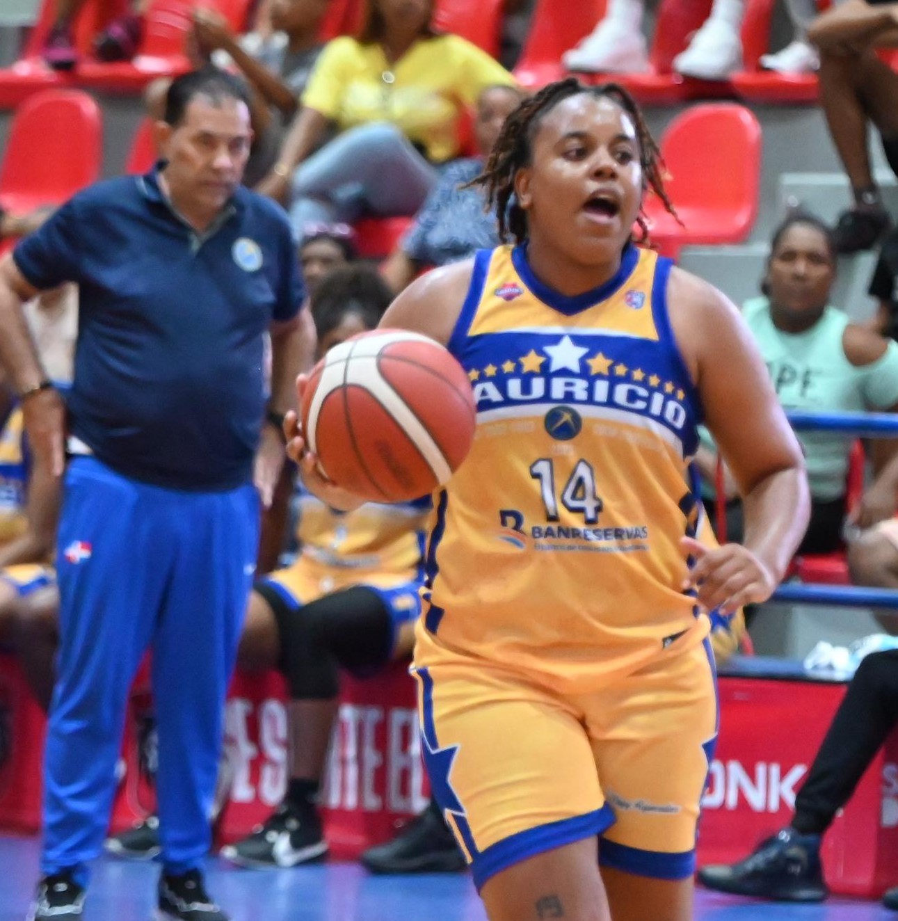 Carola Hernández, del club Mauricio Báez.