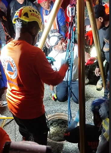 A las 4:00 de la tarde de este jueves, la niña Sheilin Vizcaíno fue arrastrada por las aguas hacia una alcantarilla. Personas que se percataron de la situación intentaron ayudarla, pero lamentablemente, sus esfuerzos fueron infructuosos.