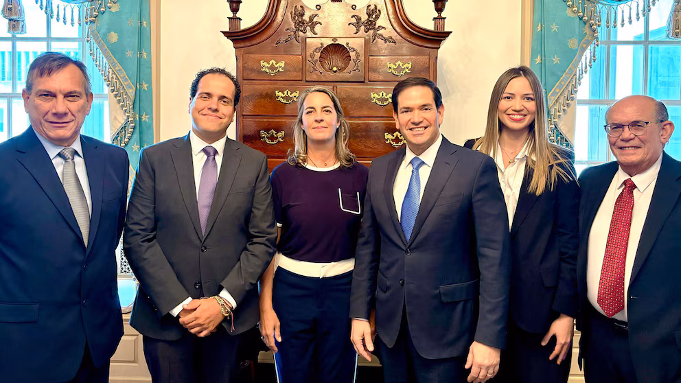 Marco Rubio se reunió con los cinco venezolanos que fueron rescatados de la Embajada de Argentina en Caracas / Fuente externa