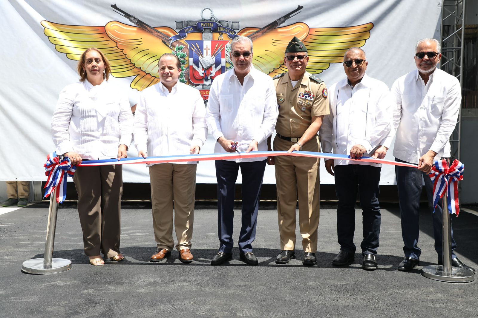 Presidente Abinader inaugura primera fase de la planta de ensamblaje de vehículos en San Cristóbal