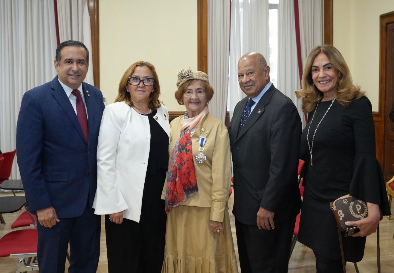 En el marco del Año Jubilar, la Pontificia Universidad Gregoriana de Roma fue escenario de una emotiva y significativa conferencia a cargo de la profesora Elsa Brito de Domínguez, titulada “El reconocimiento pontificio de la Universidad Católica Madre y Maestra (PUCMM)”.