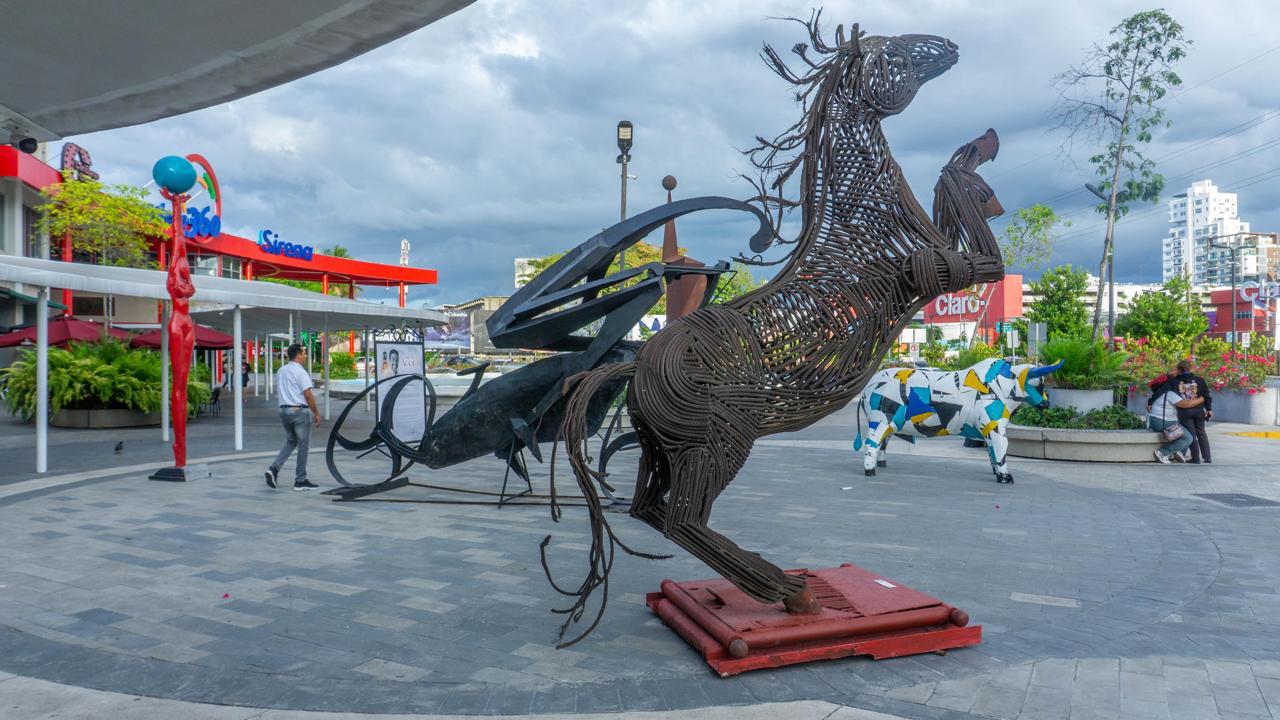 En conmemoración del natalicio del maestro del metal José Ignacio Morales, “El Artístico”, su familia ofreció un acto lleno de emoción y significado en la Galería 360, donde actualmente se exhibe una muestra representativa de sus obras más emblemáticas.