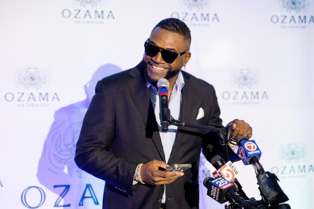David Ortiz presenta en Boston el Ron Ozama.