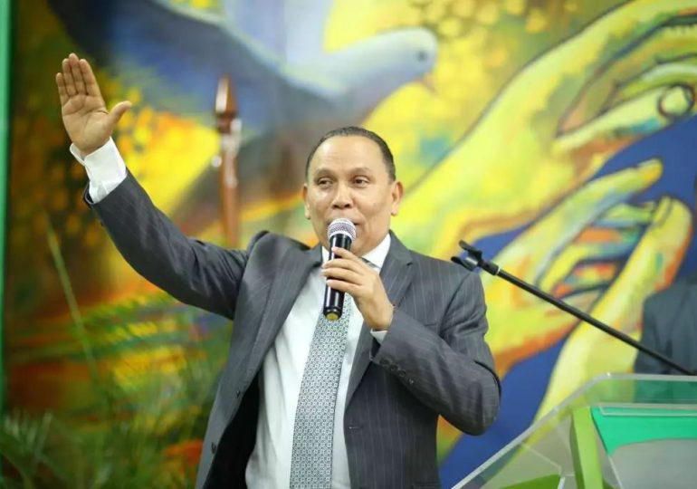 El vicepresidente y coordinador político de la Fuerza del Pueblo, Radhamés Jiménez Peña, afirmó que es un abuso del Partido Revolucionario Moderno (PRM) los altos precios de los combustibles, cuando el barril de petróleo lleva varios meses cotizándose por debajo de los 70 dólares.