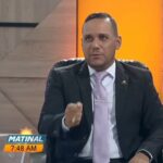 El alcalde de Monte Plata Héctor Figari deploró la crítica situación del sistema de drenaje sanitario del municipio, señalando que no existe infraestructura adecuada para el manejo de las aguas residuales. Indicó que la última intervención significativa en este ámbito data de 1994, durante el gobierno de Joaquín Balaguer.