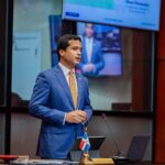 Fernández se mostró de acuerdo con que cualquier persona responsable de los delitos de trata y/o tráfico ilícito de migrantes pueda ser condenado hasta a 40 años de prisión.