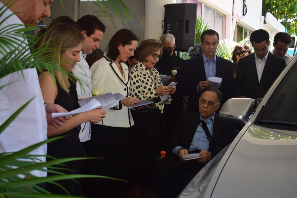 Emotivo homenaje a doña Mary Pérez Marranzini en la sede de Rehabilitación