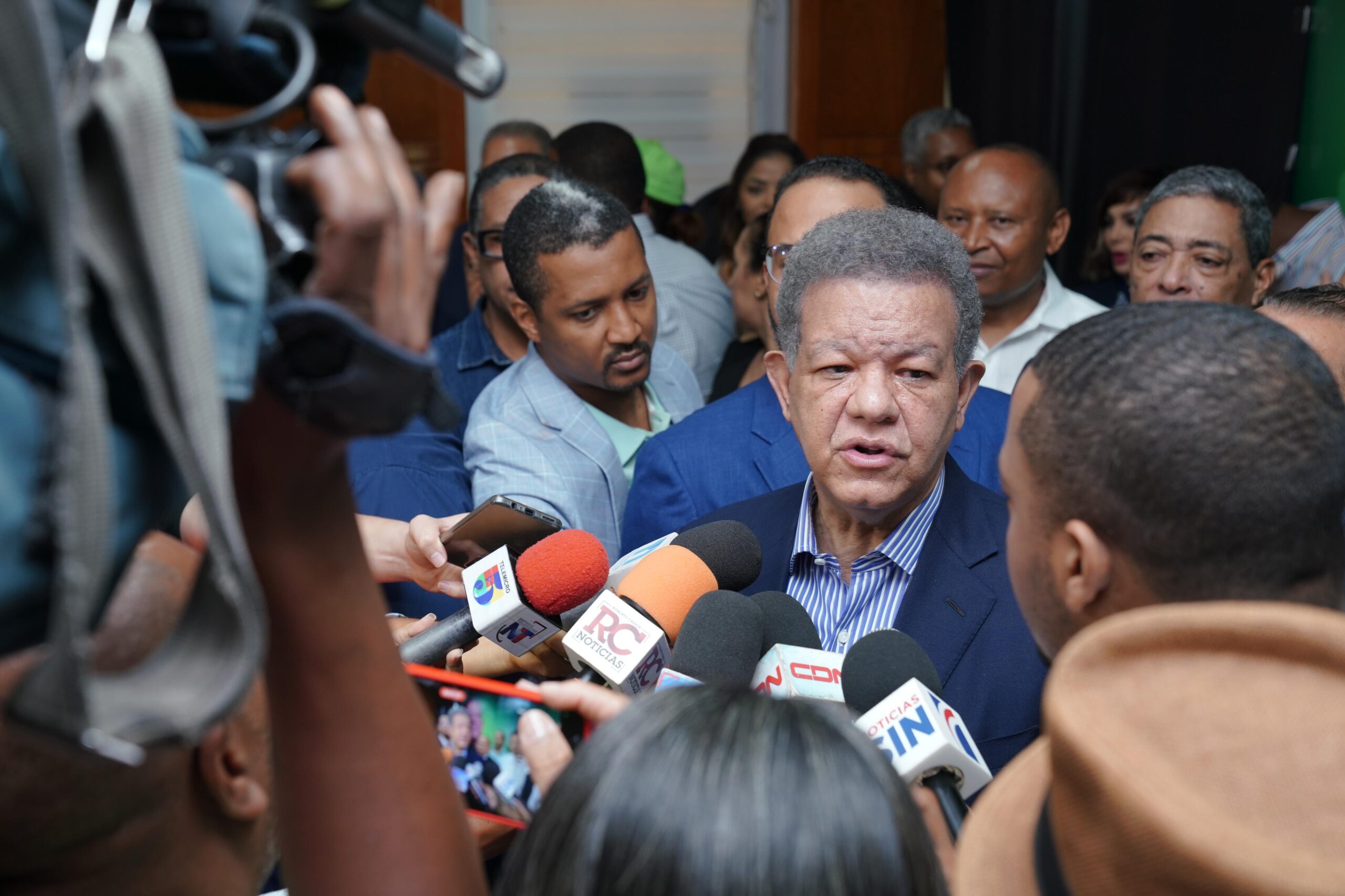 Leonel sobre reunión con expresidentes: “Por supuesto, ahí estaremos”
