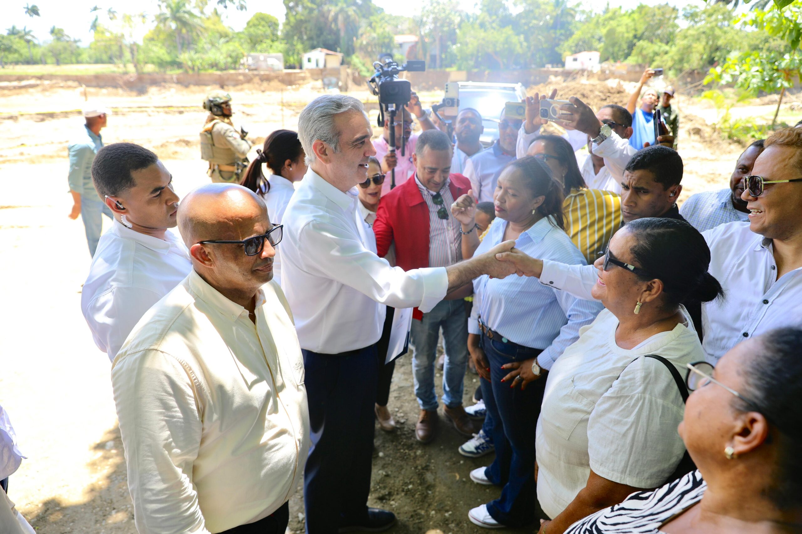 Presidente Abinader se reúne con comunitarios y autoridades de Espaillat y Puerto Plata