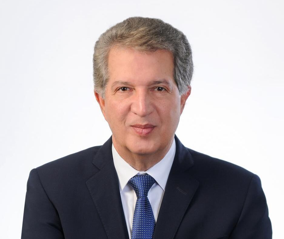 Acusa al presidente Abinader de violar Constitución por trato al tema migratorio