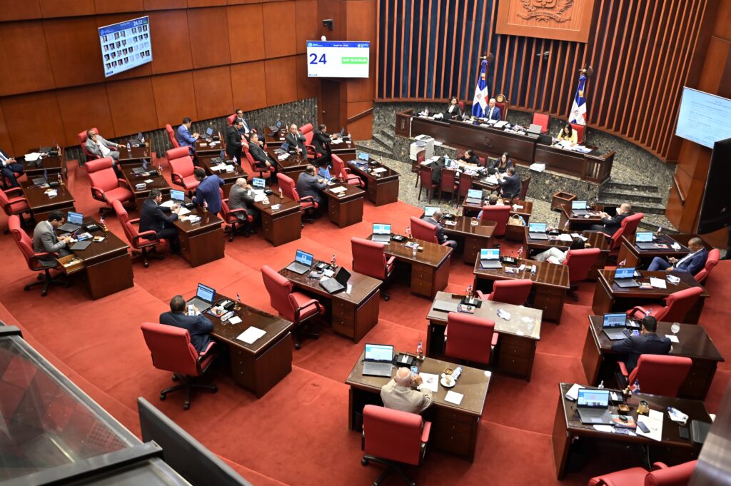 El Senado aprobó en única lectura con modificaciones, la ley Orgánica del Ministerio de Justicia, una iniciativa de los senadores Cristóbal Castillo Liriano y Félix Bautista Rosario, indica el comunicado de prensa